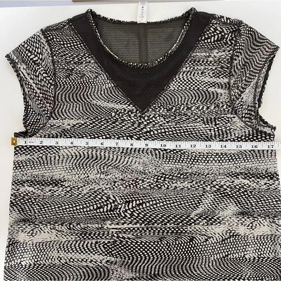 Lululemon For The Run Short Sleeve Size 4 - Picture 5 of 8